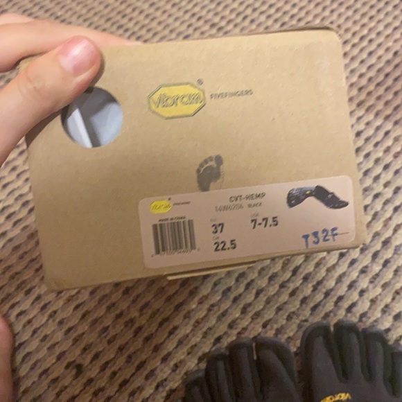 NWT and box! Vibram Hemp Five Finger Minimalist Toe Shoes - Picture 3 of 3